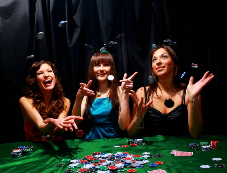 womans poker